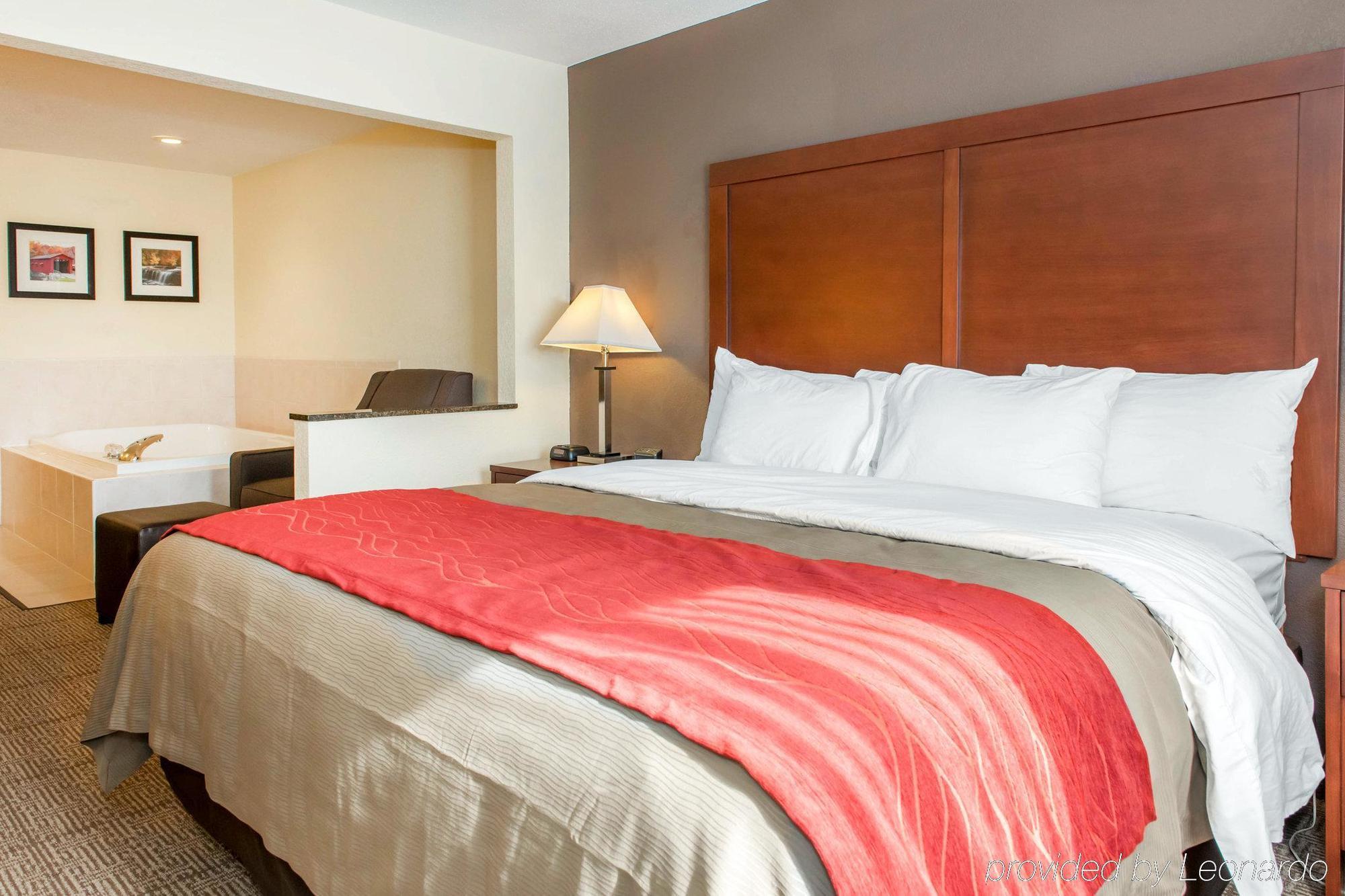 Comfort Inn Warren I-69 Экстерьер фото