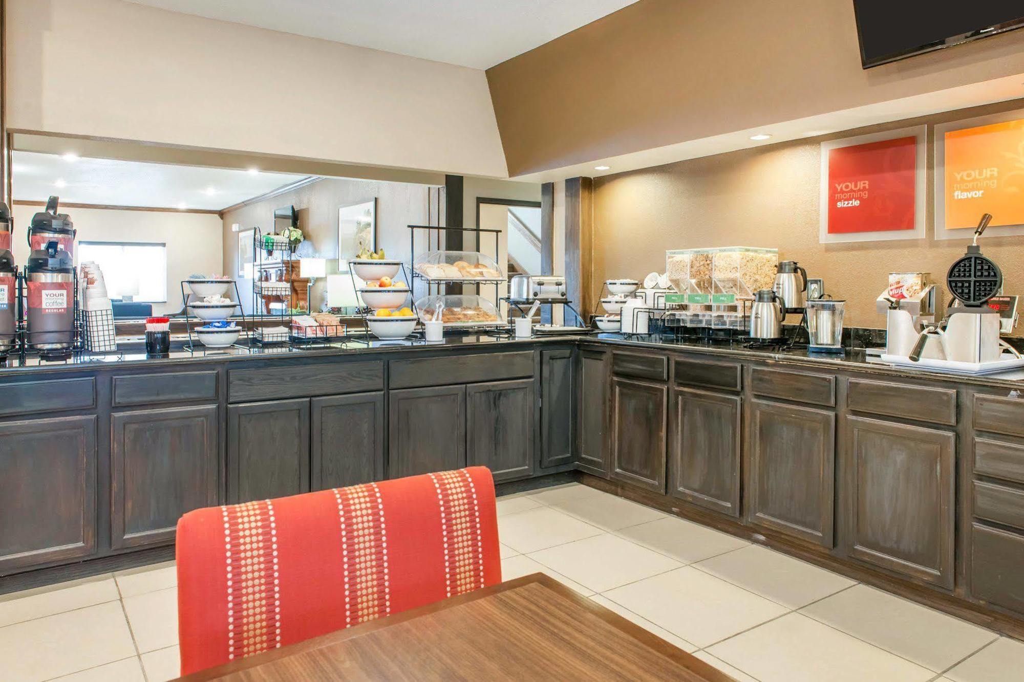 Comfort Inn Warren I-69 Экстерьер фото